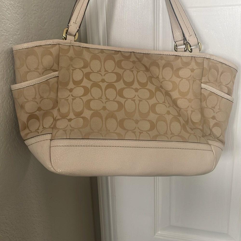 Cream Coach Bag - Picture 2 of 8